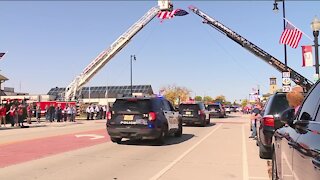 Community pays their final respects to a Fond du Lac officer who died from COVID-19