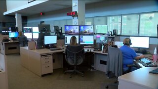 Data shows Milwaukee P.D. is getting faster at answering 911 calls, slower at responding to scenes