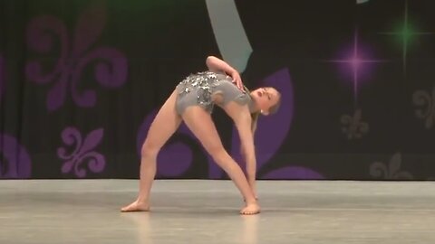 Incredible dancer with amazing flexibility