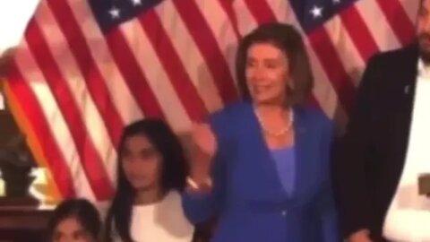 Pelosi Pushes Mayra Flores’ Daughter to the Side During Swearing In Ceremony