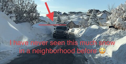 5-7 foot of snow in Utah neighborhood Jan 2023.