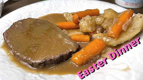 How to make a roast in a crock pot with potatoes and carrots