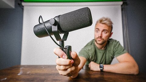 This is the New #1 Broadcasting Mic -- Shure SM7b