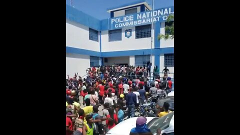 Grupo paramilitar en Haití toma el control de la policía nacional de su país