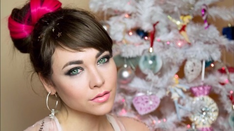 The perfect holiday look - Try out this makeup tutorial!