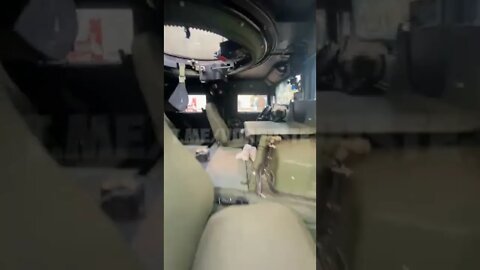 💢 Ukrainian Humvee with a bullet through the front