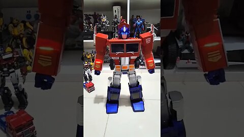 Real Transforming Optimus Prime Transformers #robosen #transformers #trendingtoys #besttoys