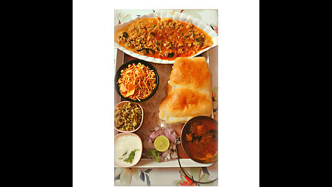Misal Pav | झणझणीत कोल्हापुरी मिसळ रेसिपी | Kolhapur style spicy Misal recipe | #misalpav #food