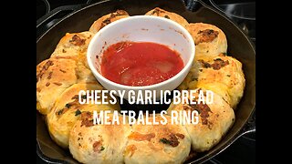 Cheesy Garlic Bread Meatballs Ring