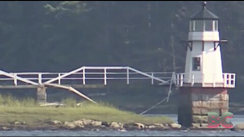 11 people are hurt when a walkway collapses during Maine’s annual lighthouse event