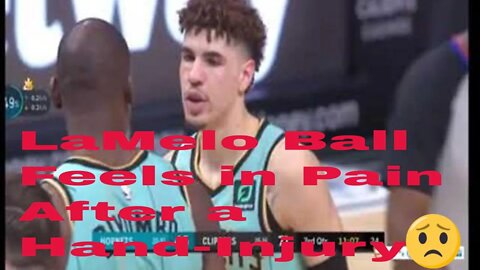 LaMelo Ball Feels in Pain After a Hand-Injury & Kawhi Leonard Checks Him With Crazy Dunk！