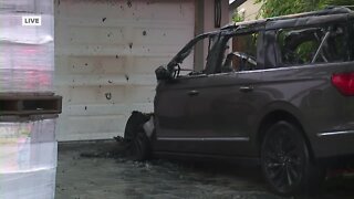 Vehicle fire threatens Fort Myers Beach home