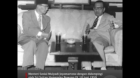 Menteri Sosial Mulyadi Joyomartono dan Sri Sultan Hamengkubuwono IX