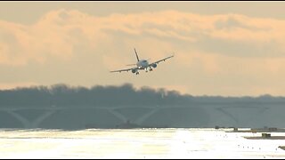 Wild - Plane Landing In 48 MPH Winds