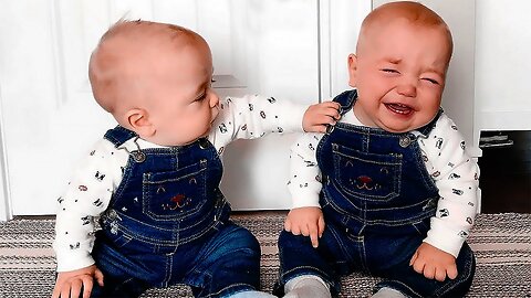 Hey! Don't Cry - Hilarious Twins Playing Together || Cool Peachy