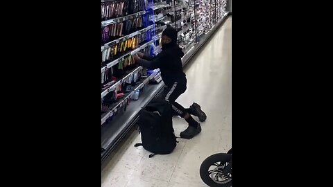 2023: Three Black thieves on scooters ride into Walgreens