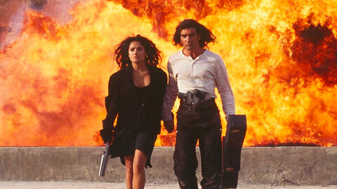 SALMA HAYEK & ANTONIO BANDERAS in DESPERADO, 1995 - QUDATE AQUI