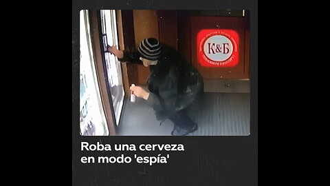 Roba una botella de cerveza al estilo agente 007