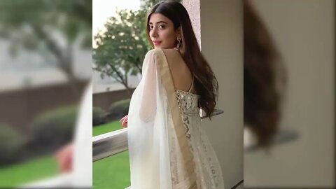 Pakistani Actresses Backless Dresses | Hot | Leaked