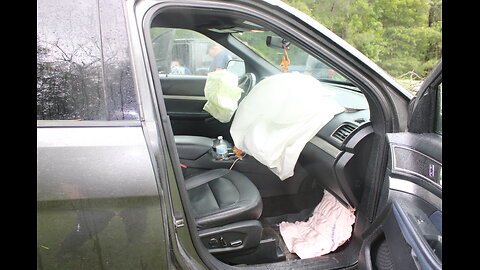 DRIVER'S VEHICLE STRUCK BY FALLING TREE, SWARTWOUT TEXAS, 07/08/24...