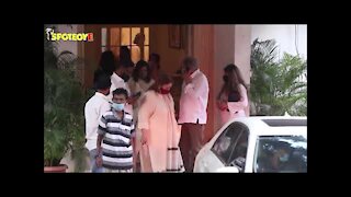 Shahrukh khan & Sonali Bendre arrive at the Kapoor&rsquo