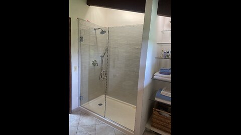 Time-Lapse, frameless glass swinging shower