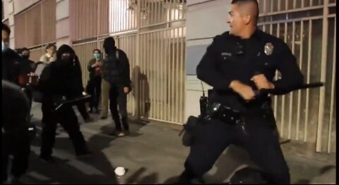 Leftist Abortion Activist Mob Attacks Police In LA.. Looks Like Antifa..