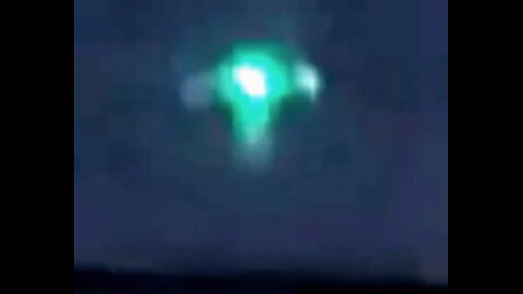 North Carolina UFO Emits Green Color