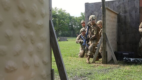 U.S. Army Reserve Soldiers conduct casualty training