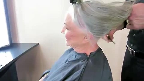 Mom removes her makeup for the first time in public in over 50 years for makeover