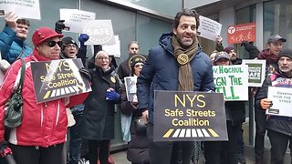 The NYS Safe Streets Coalition Rally 12/15/22 outside @GovKathyHochul nyc office hosted@OpenPlans