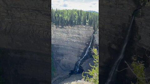 Huge Waterfall, at Tumbler Ridge BC Canada 🇨🇦 #WaterFall #huge_waterfall #big_waterfall