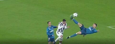 Cristiano Ronaldo's amazing bicycle kick!