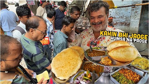 eating Level 3000 North Indian Street Food 😍 Gupta G Chole Bhature, Bachulal Paneer Pakora, Sabudana