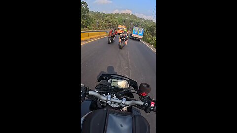 kawasaki z900 high speed Riding