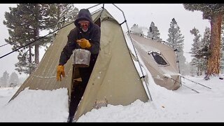 LIVING IN A TENT ALL WINTER OFF-GRID IN COLORADO: SNOW STORM CONTINUES, TEMPS DROP TO SINGLE DIGITS