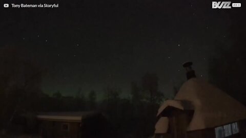 Une météorite illumine le ciel de Laponie