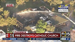 Fire destroys Phoenix church