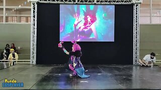 Apresentação Cosplay de Xayah, do jogo League of Legends no 3º Americana Anime Fest (2022)