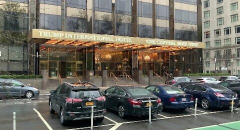 Look, it's the Trump International Hotel