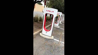 Tesla Supercharger station in Bay Area hit by thieves with every charging cable cut