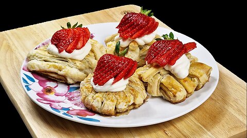 Dessert in 10 minutes! Just puff pastry and 4 strawberries