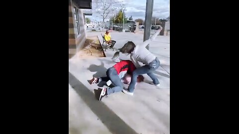 #Crazy Clips @Stopping him from beating his girlfriend.