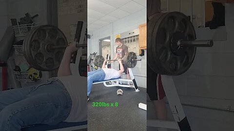 320lbs x 8 reps, Crazy 🤪 old man