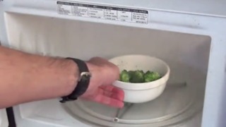 The Truth About Plastic and the Microwave