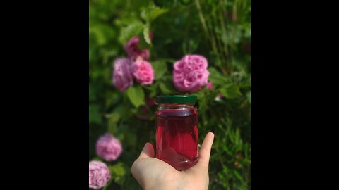 Homemade Rose Water / Home Beauty Remedies / Rose Water Benefits