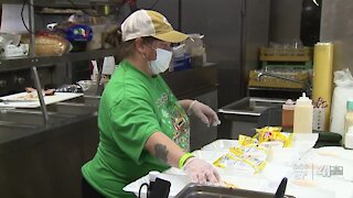 We See You: Local restaurant donates meals to health care workers despite struggling to stay afloat