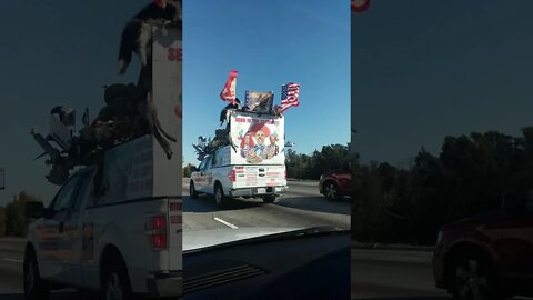 Obama clown truck on HWY 405 Los Angeles 20151030