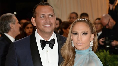 Alex Rodriguez Helps J-Lo W/ Her Instagram