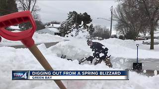 Green Bay digs out of record April snofall